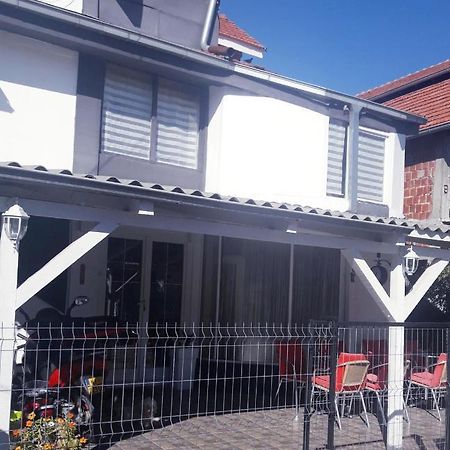 Apartmani Ni Eksteriør billede